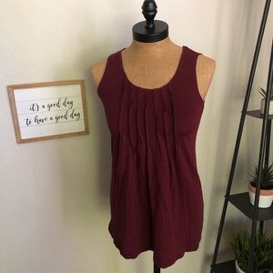 🍁Eddie Bauer pleated front scoop tank wine red